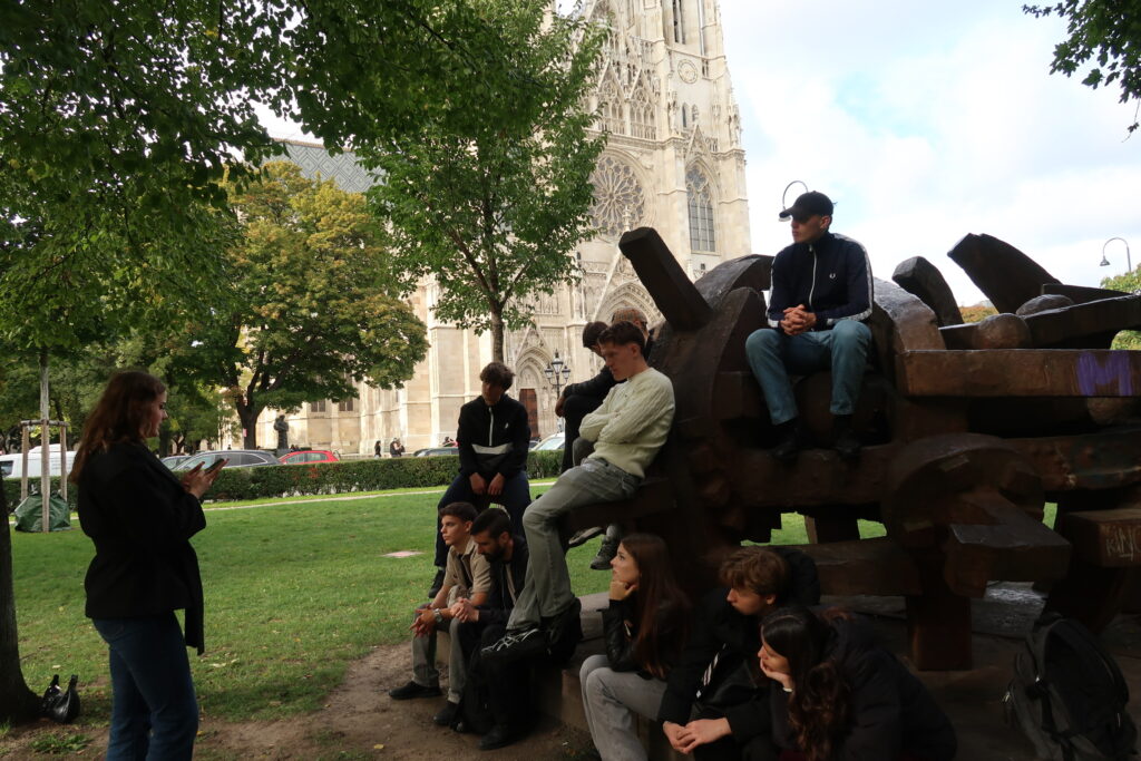 Gruppenbild vor Votivkirche